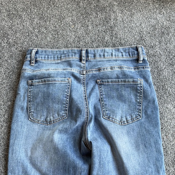 Charlie B Cropped Jeans with Gemstone Cuff - Size 4 - Picture 7 of 7